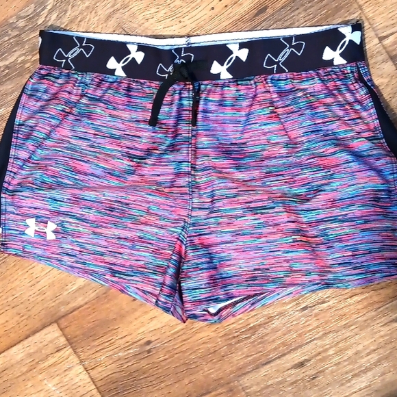 Under Armour YXL girls shorts VGC. - Picture 4 of 10
